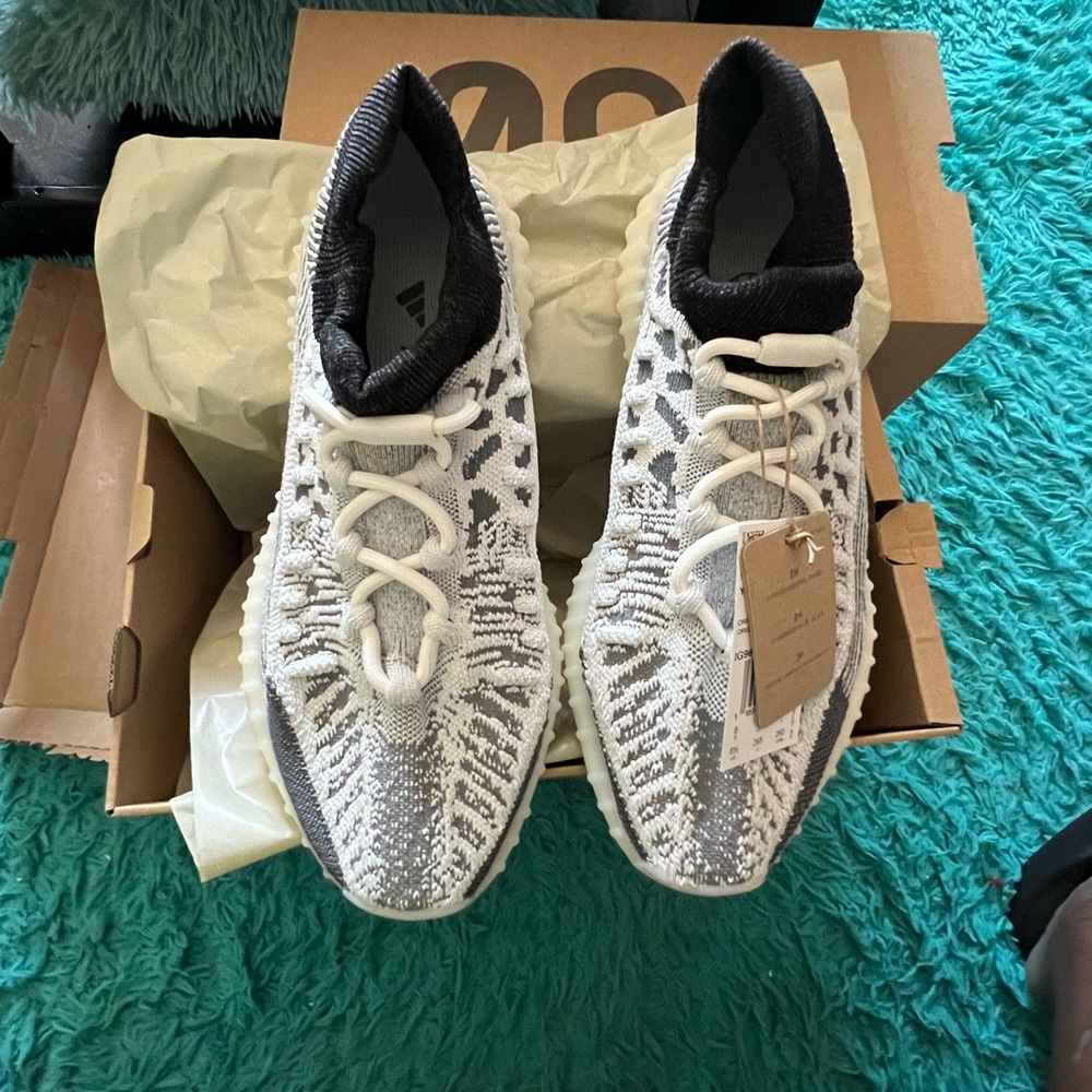BRAND NEW WHITE YEEZYS